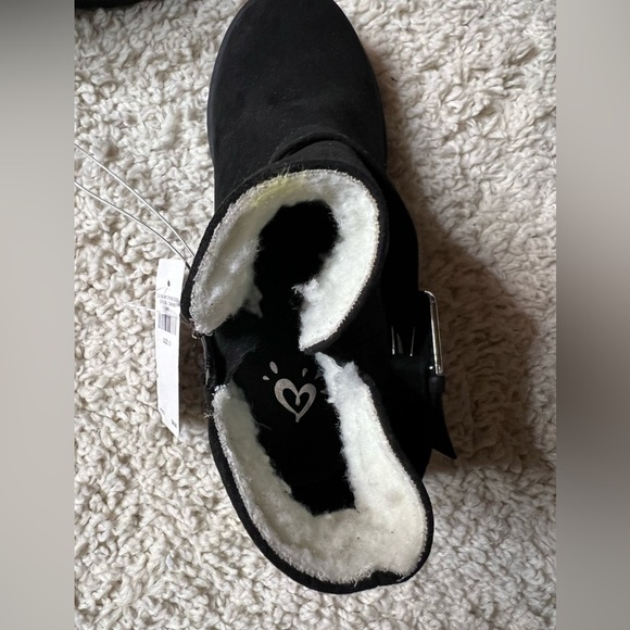 Kids Size 3 Justice Black Fleece Ankle Boots NWT - Picture 7 of 10
